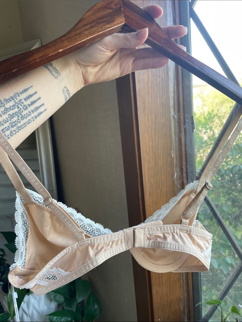 Calvin Klein Beige Dainty Lace-Trim Bare Underwire Bra NWT - Picture 2 of 11